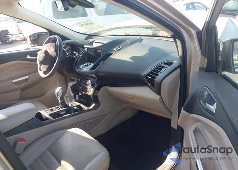 2018 Ford Escape Titanium z USA, uszkodzony, nr VIN 1FMCU9J96JUB05585